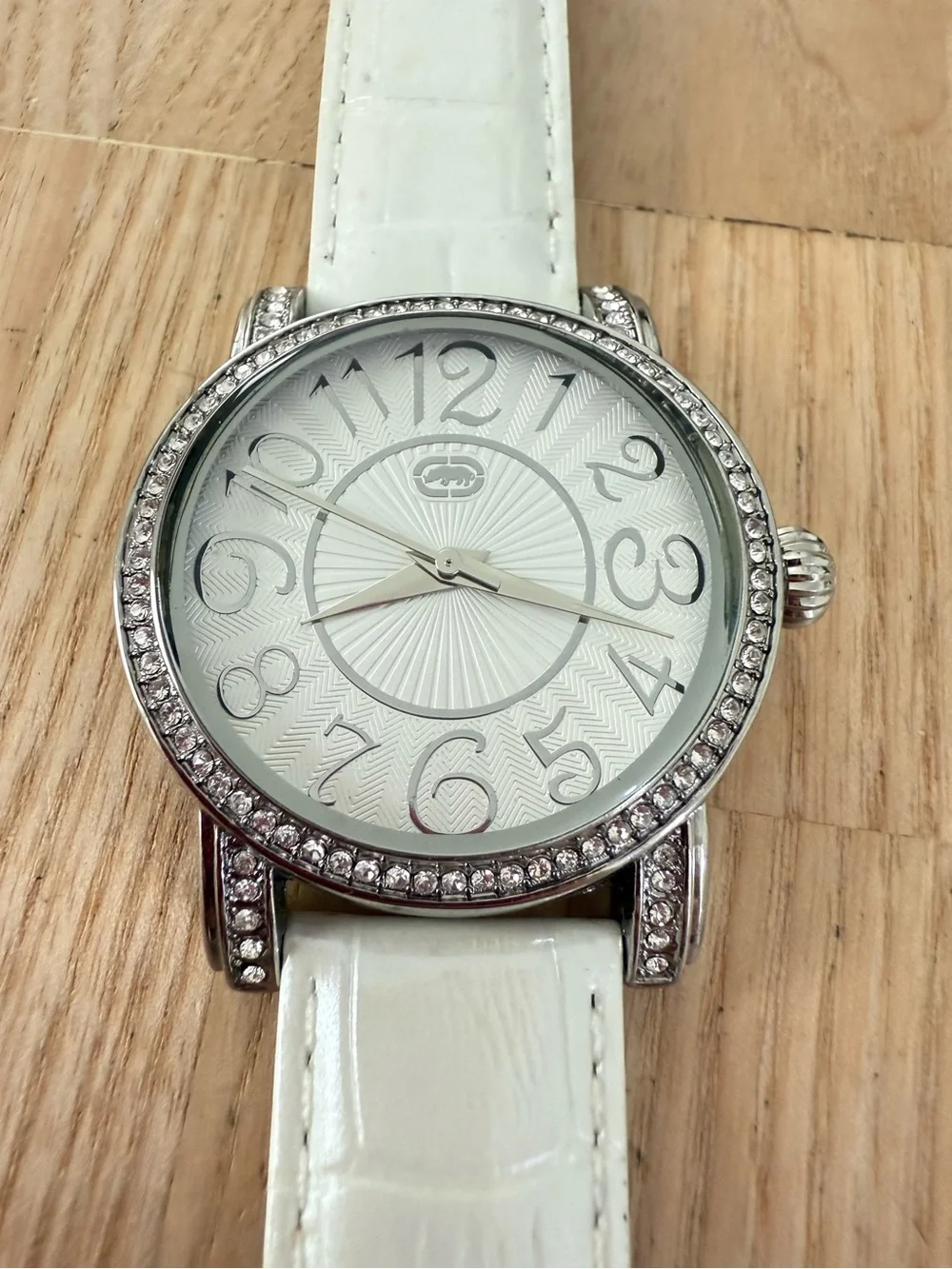 Marc ecko ladies silver tone crystal white leather watch NEW BATTERY